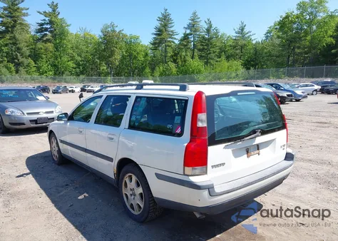 2001 Volvo V70 T5 from USA, damaged, VIN YV1SW53D411061537